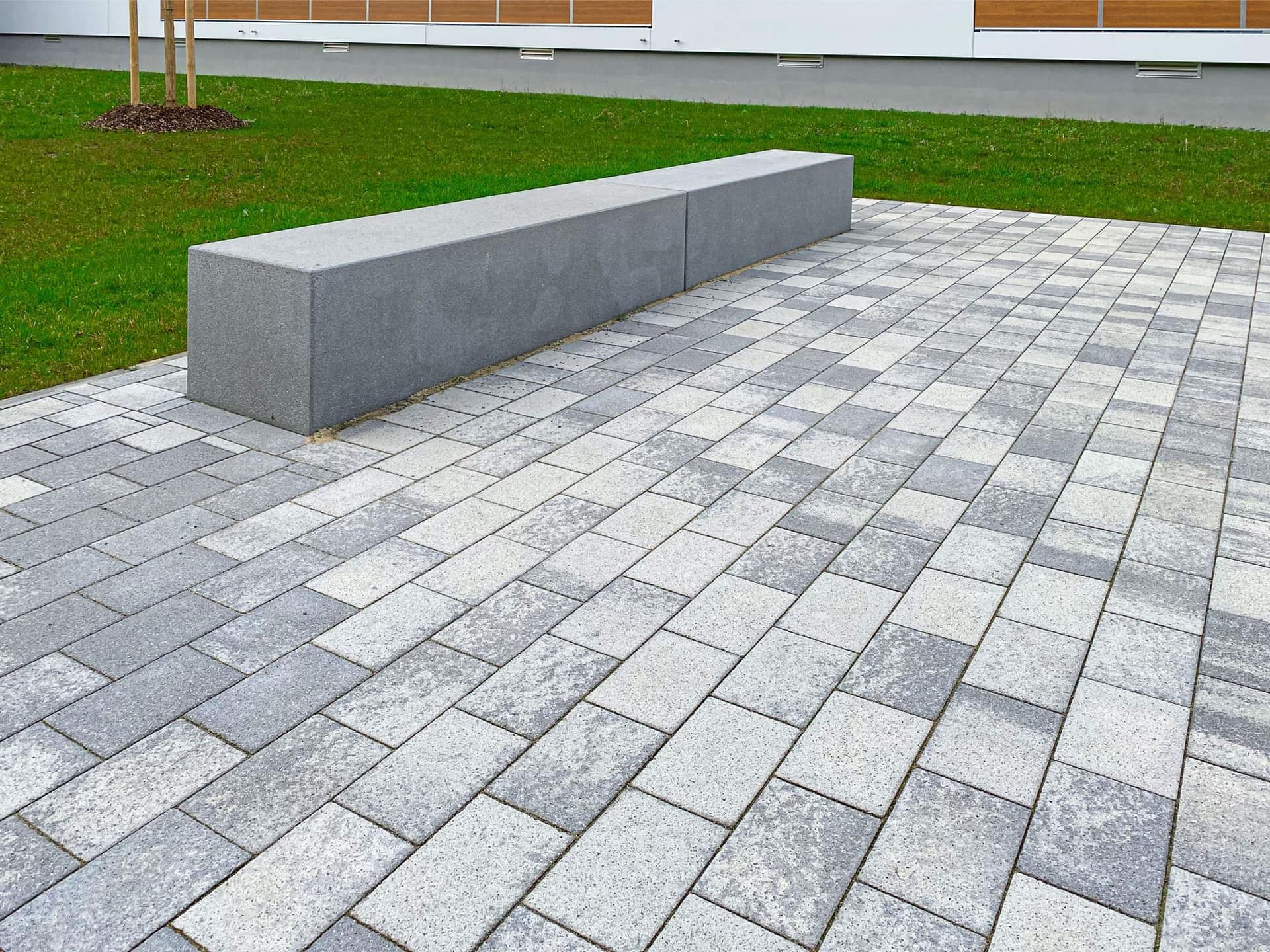 Außenanlagen und Pflasterarbeiten von Eschrich Bau